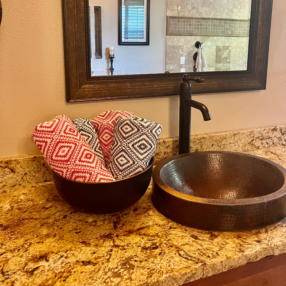 At-Home Spa Essentials: Items You Need For a Bathroom Oasis #thefoutaspa