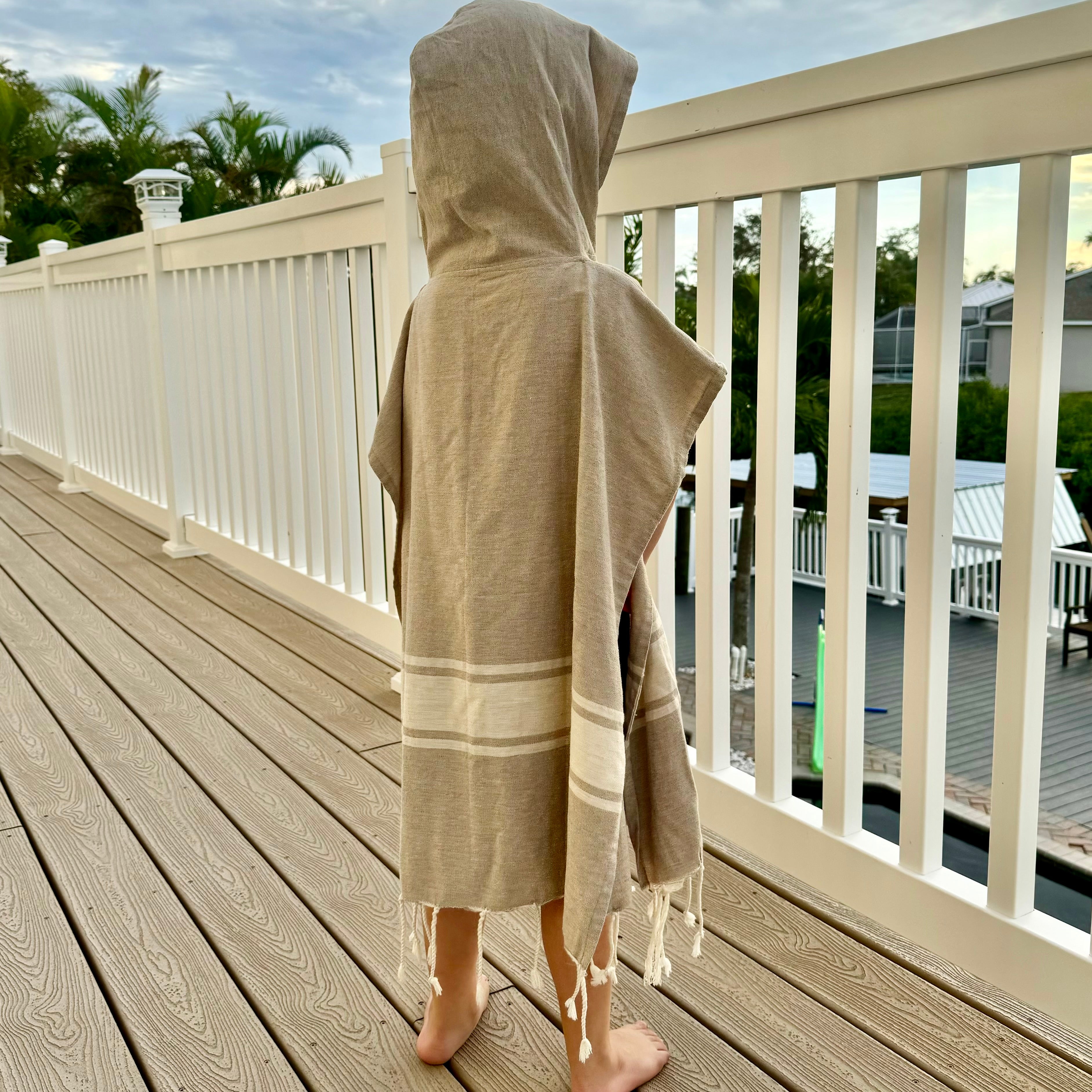 Fouta Poncho - The Viral Cover-Up Everyone&